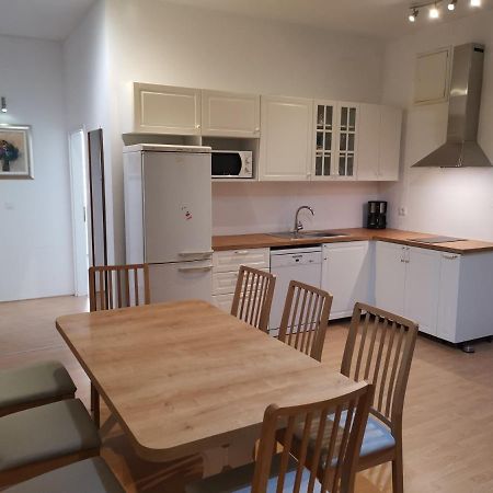 Spacious 140M2 Downtown 3 Bedroom Apartment Split Extérieur photo