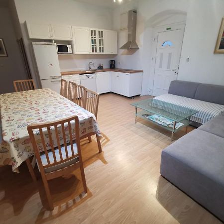 Spacious 140M2 Downtown 3 Bedroom Apartment Split Extérieur photo