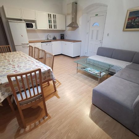 Spacious 140M2 Downtown 3 Bedroom Apartment Split Chambre photo