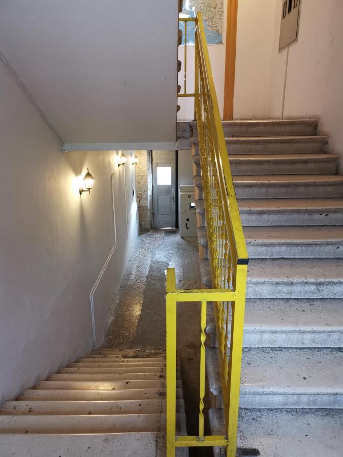 Spacious 140M2 Downtown 3 Bedroom Apartment Split Extérieur photo