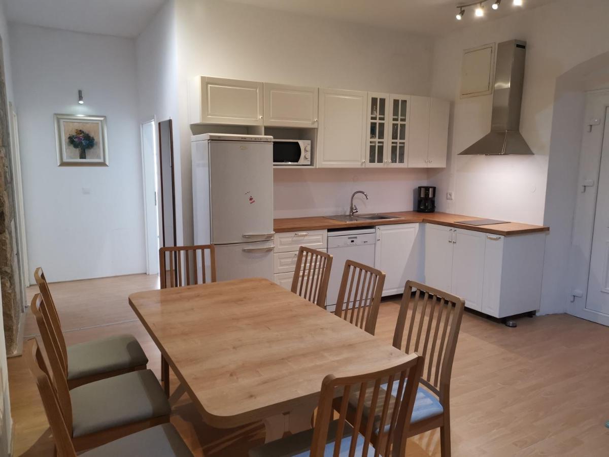 Spacious 140M2 Downtown 3 Bedroom Apartment Split Extérieur photo