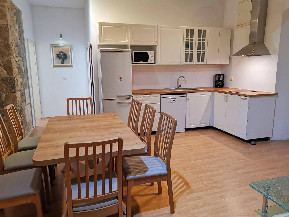 Spacious 140M2 Downtown 3 Bedroom Apartment Split Extérieur photo