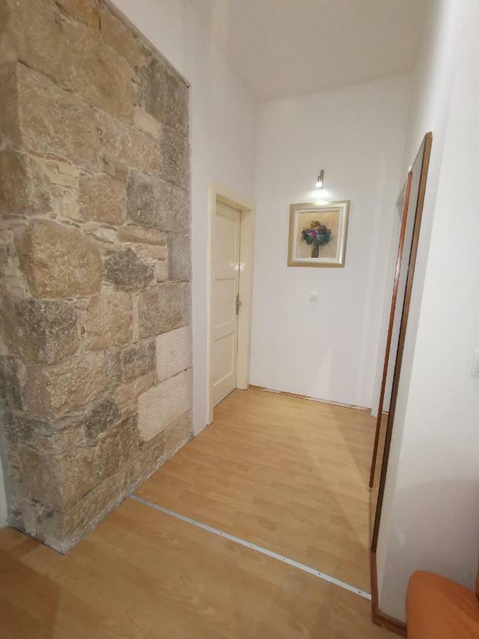 Spacious 140M2 Downtown 3 Bedroom Apartment Split Extérieur photo