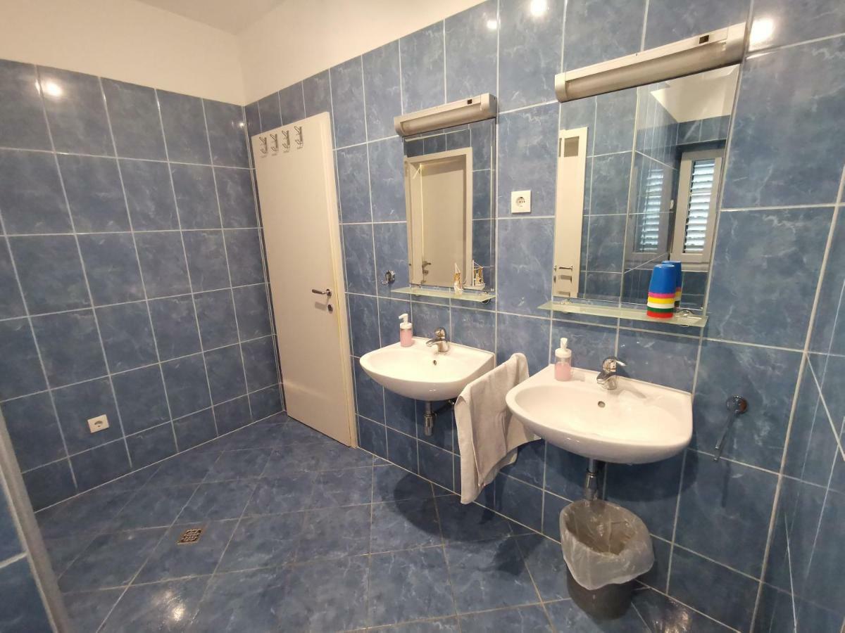 Spacious 140M2 Downtown 3 Bedroom Apartment Split Extérieur photo