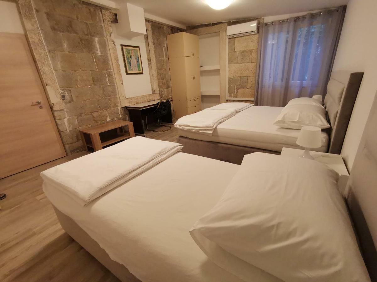 Spacious 140M2 Downtown 3 Bedroom Apartment Split Extérieur photo