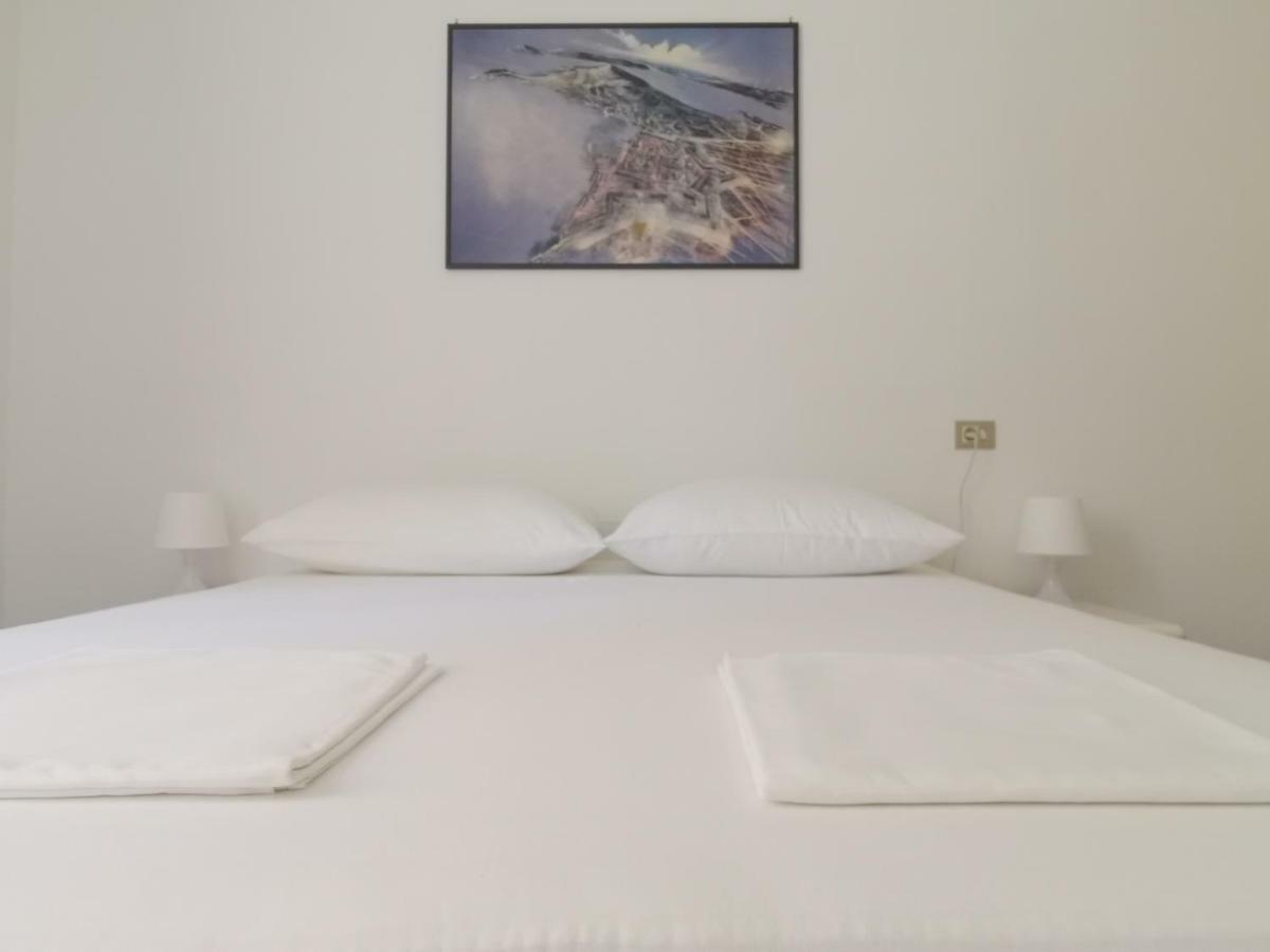 Spacious 140M2 Downtown 3 Bedroom Apartment Split Extérieur photo
